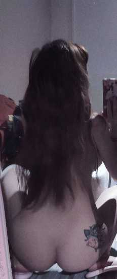 21岁小美女 水多腰细 服务周到 女大学生刚下海 可随意玩弄